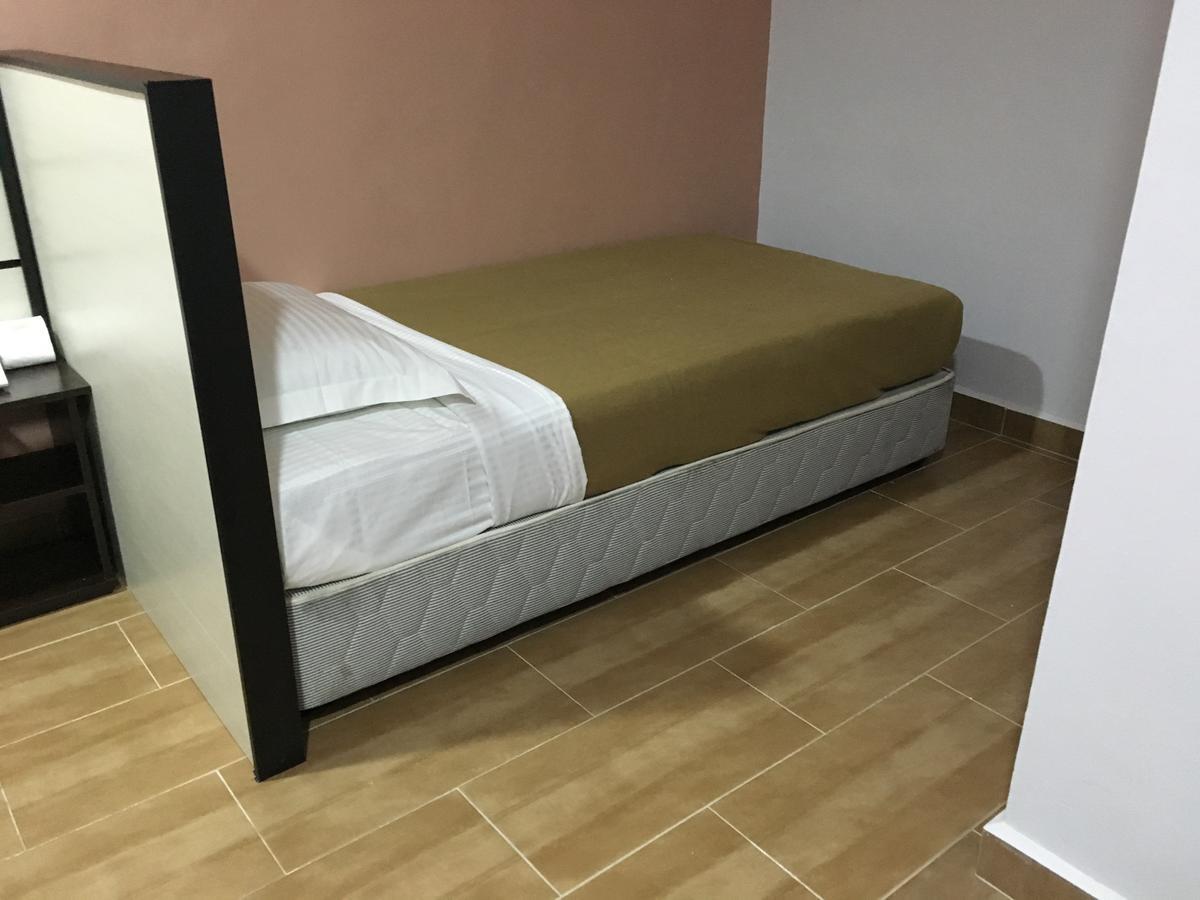 Grand Business Hotel Jertih Ngoại thất bức ảnh